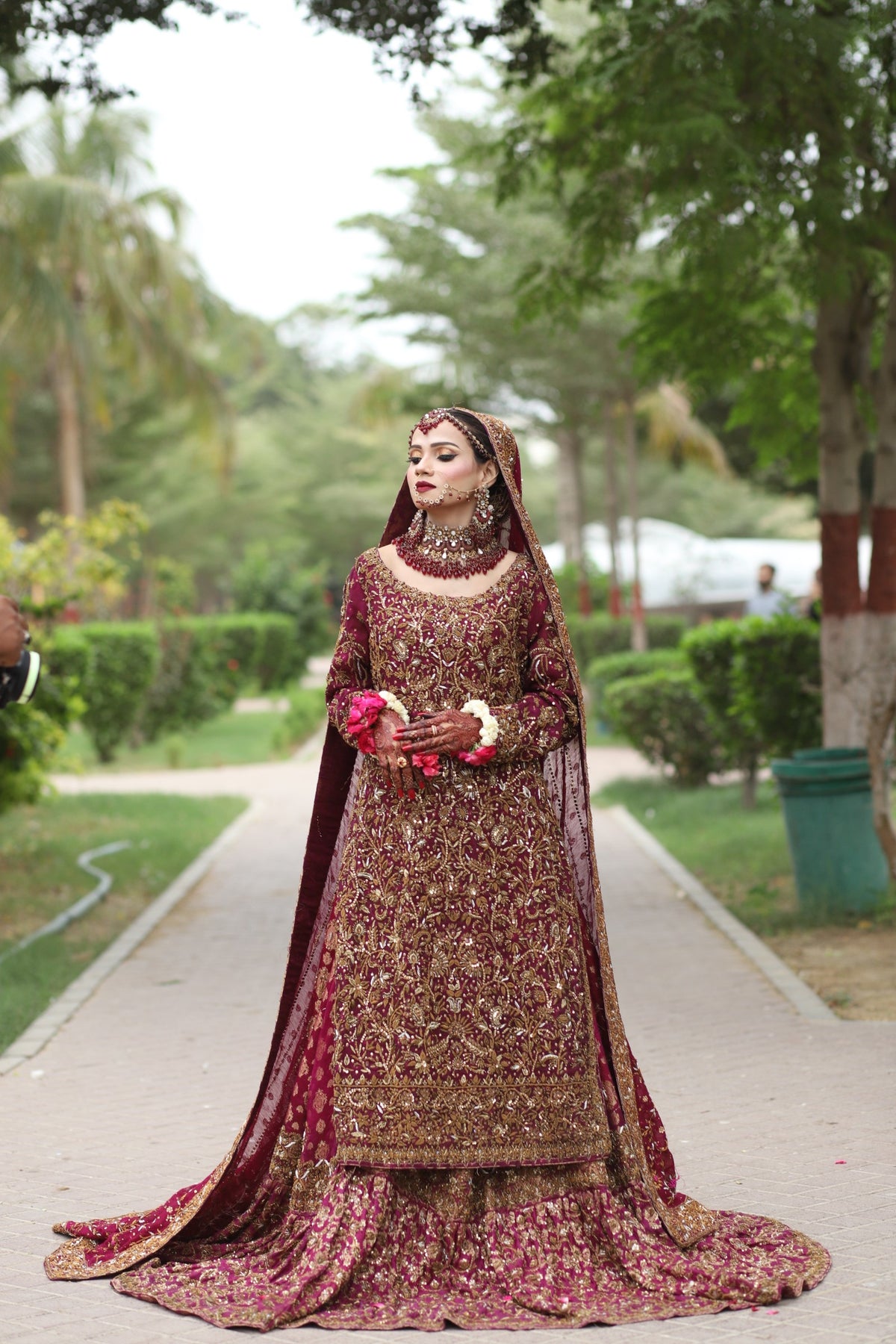Bridal Makeup k sath FREE Glamour Makeup